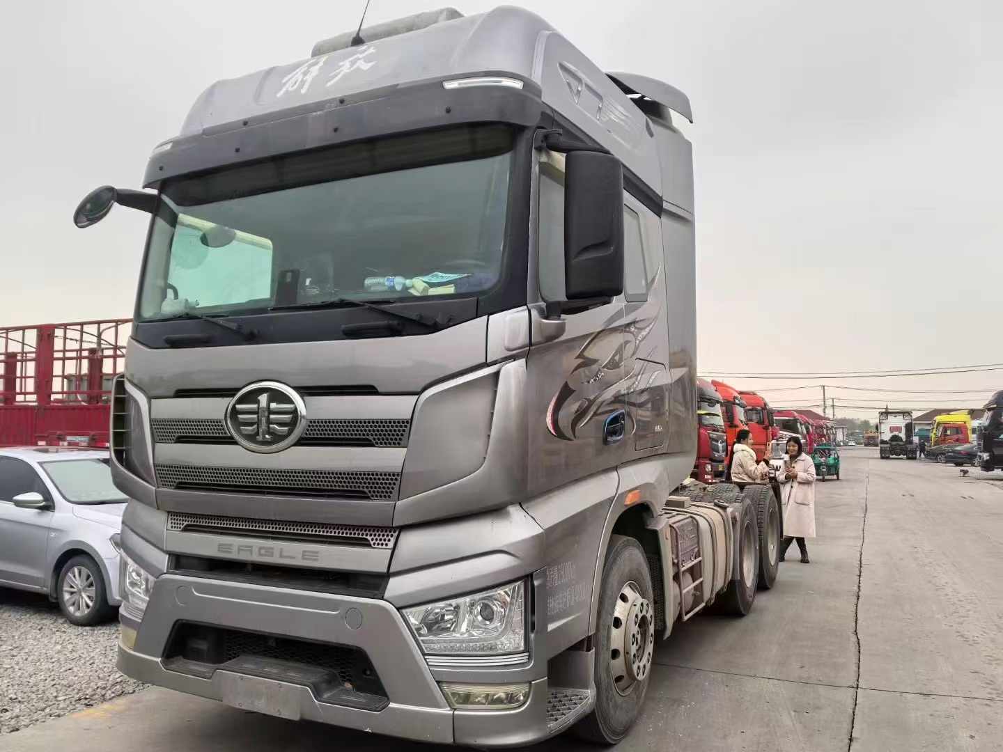乐鱼解放J7二手牵引车
